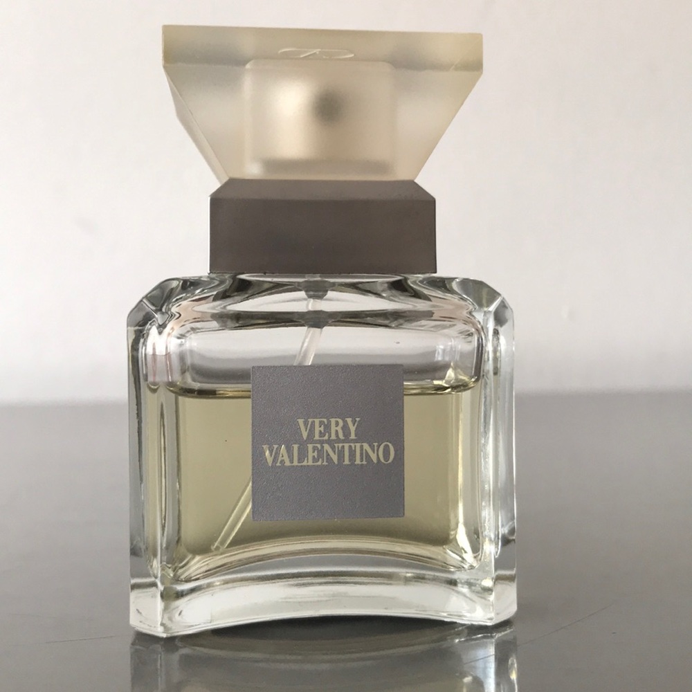 Very Valentino Eau de Toilette 30ml slightly used